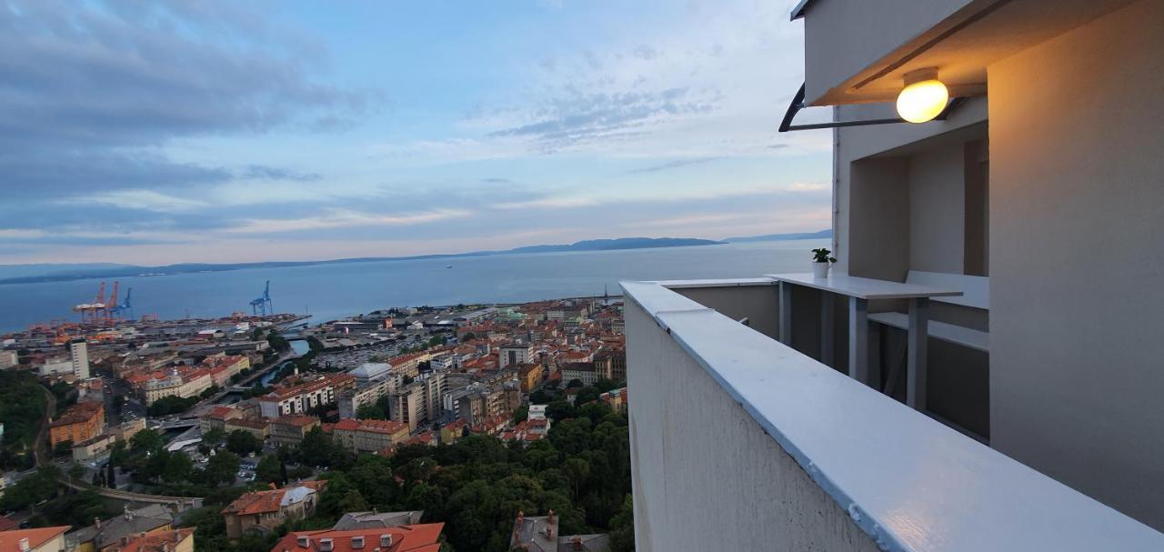 City Lights Penthouse غييكا المظهر الخارجي الصورة