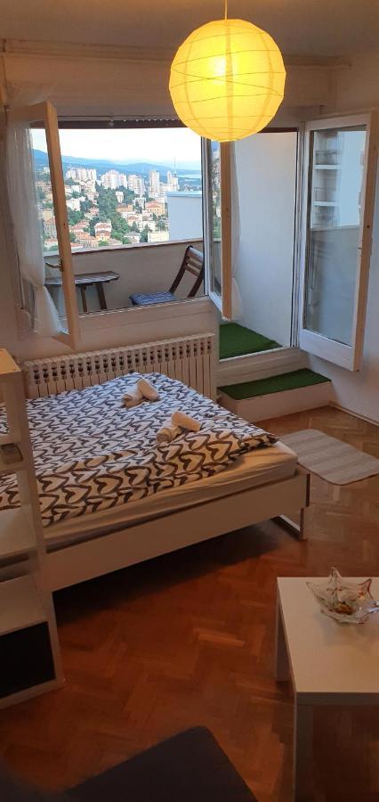 City Lights Penthouse غييكا المظهر الخارجي الصورة