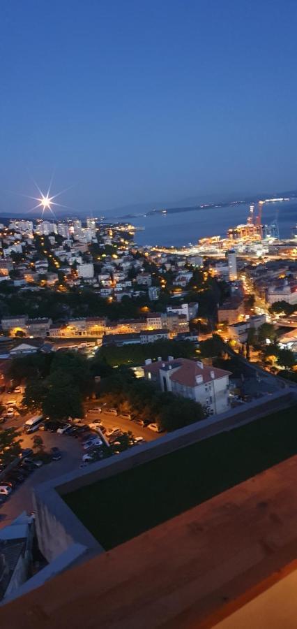 City Lights Penthouse غييكا المظهر الخارجي الصورة