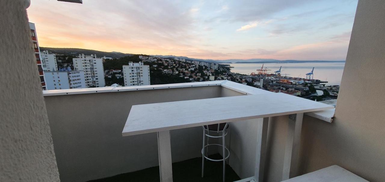 City Lights Penthouse غييكا المظهر الخارجي الصورة