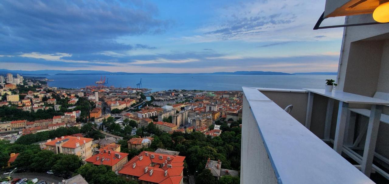 City Lights Penthouse غييكا المظهر الخارجي الصورة